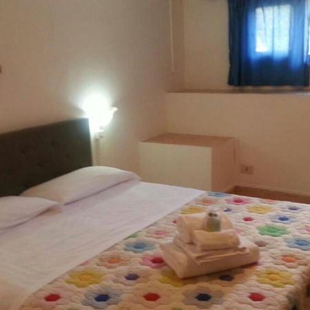 Appartement Garden Basement - Seminterrato Max 4 Ospiti - Fiumicino Vicino Aeroporto E Fiera Extérieur photo