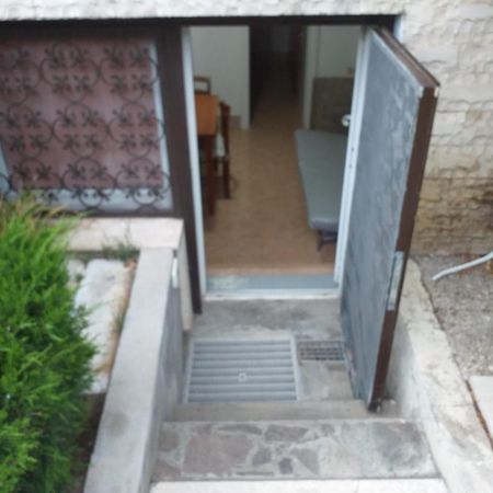 Appartement Garden Basement - Seminterrato Max 4 Ospiti - Fiumicino Vicino Aeroporto E Fiera Extérieur photo
