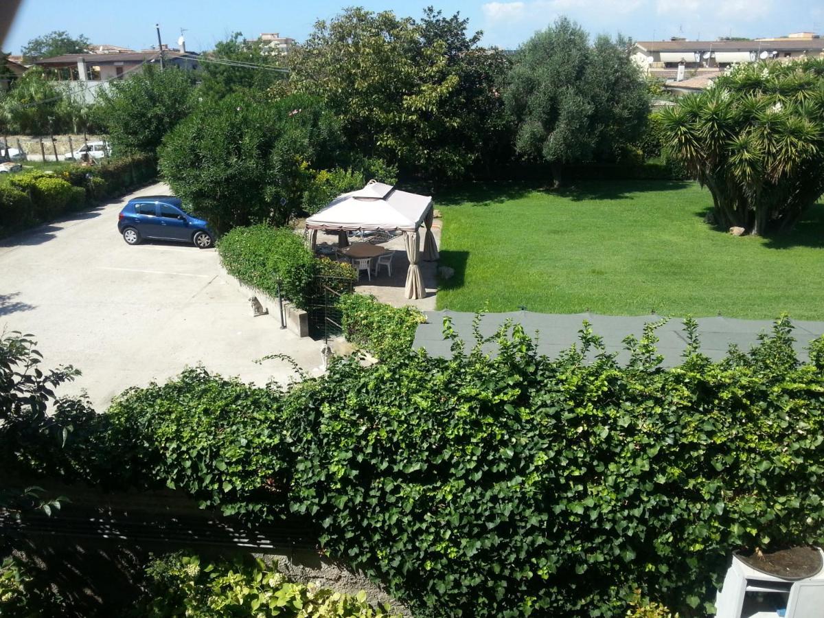Appartement Garden Basement - Seminterrato Max 4 Ospiti - Fiumicino Vicino Aeroporto E Fiera Extérieur photo