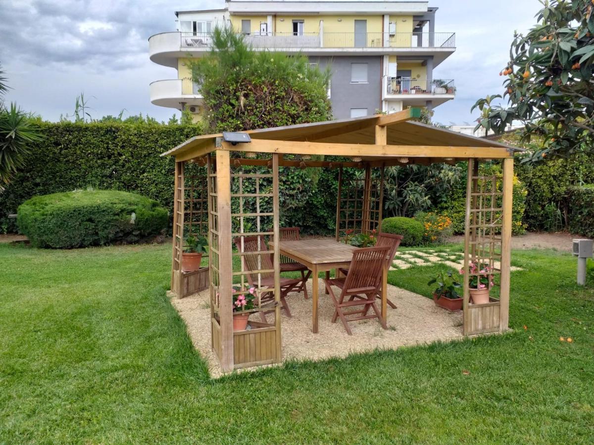 Appartement Garden Basement - Seminterrato Max 4 Ospiti - Fiumicino Vicino Aeroporto E Fiera Extérieur photo