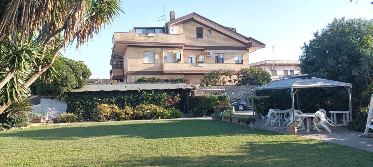 Appartement Garden Basement - Seminterrato Max 4 Ospiti - Fiumicino Vicino Aeroporto E Fiera Extérieur photo